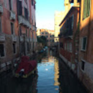 Meet your Posher, Joni